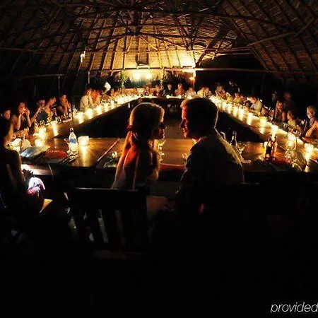 Iguana Lodge Beach Resort 