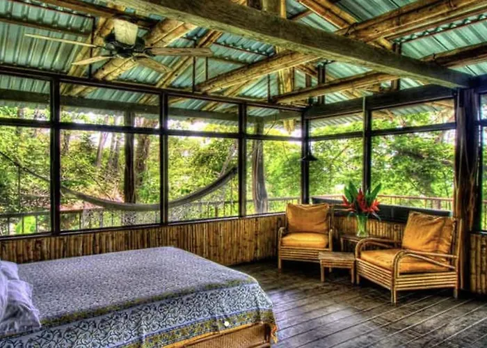 Iguana Lodge Beach Resort